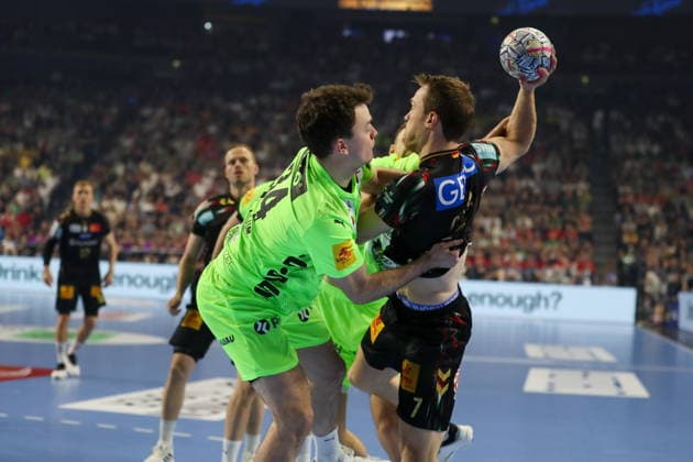 Cologne 13.06.2026. Pilka reczna EHF Liga Mistrzow sezon 2025 26 final4 mecz: SC Magdeburg - Fuchse Berlin --- Handball EHF Champions League season 2025 26 final4 match: SC Magdeburg - Fuchse Berlin nz Claar Felix Fot. Kacper Staniec NEWSPIX.PL --- newspix.pl 