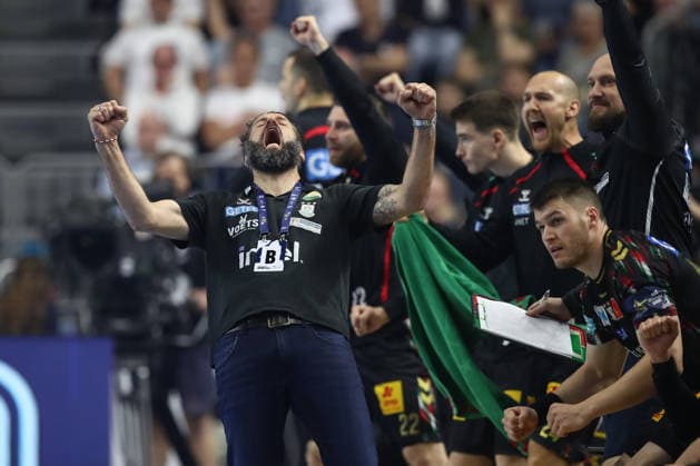 13 06 2026, xtgx, handball, EHF Champions League semi-final, SC Magdeburg Füchse Berlin v l Bennet Wiegert Magdeburg, coach cheers, goal celebration, celebrate the goal, celebration Koeln