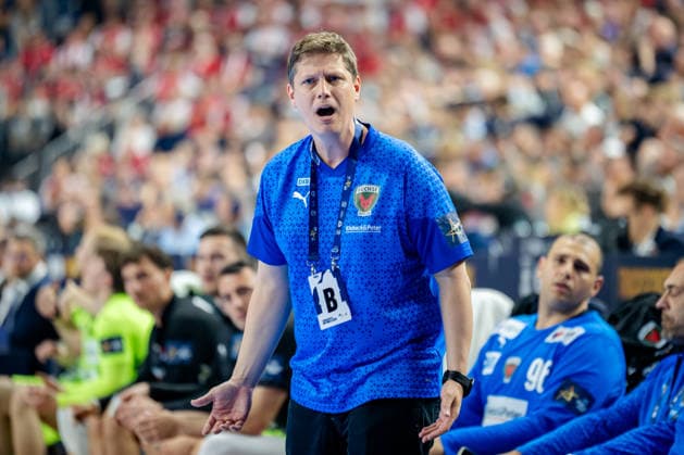 Cologne, 12 05 2026, Handball, Men, EHF Champions League Men 2025 26, Semi-final, SC Magedeburg Füchse Berlin Nicolej Krickau Coach Füchse Berlin emotional on the sidelines