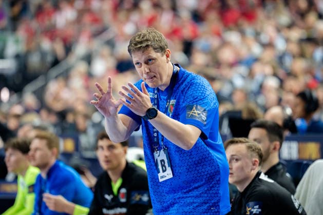 Cologne, 12 05 2026, Handball, Men, EHF Champions League Men 2025 26, Semi-final, SC Magedeburg Füchse Berlin Nicolej Krickau Coach Füchse Berlin emotional on the sidelines