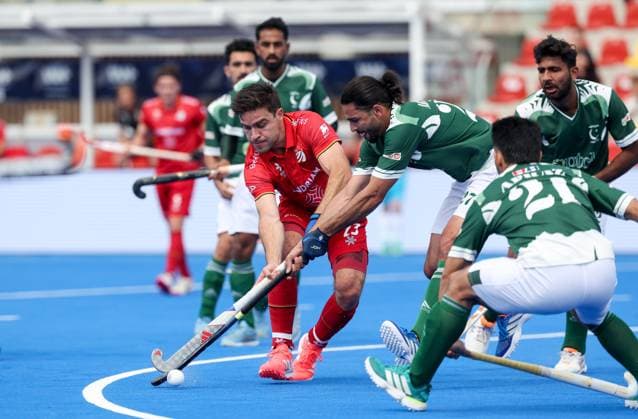 Belgium s Arthur de Sloover fights for the ball during a hockey game between Belgian national team, Nationalteam Red Lions and Pakistan, Saturday 13 June 2026 in Ottignies-Louvain-la-Neuve, match 9 16 in the group stage of the men s FIH Pro League competition. VIRGINIExLEFOUR  x177508650x