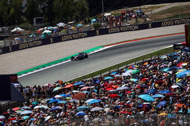 F1 - BARCELONA-CATALUNYA GRAND PRIX 2026 10 GASLY Pierre (fra), Alpine F1 Team A526, action spectators, fans during the Formula 1 Barcelona-Catalunya Grand Prix 2026, 7th round of the 2026 Formula One World Championship, WM, Weltmeisterschaft from June 12 to 14, 2026 on the Circuit de Barcelona-Catalunya, in Montmelo, Spain - MontmeloSpain  Copyright: xXavixBonillax