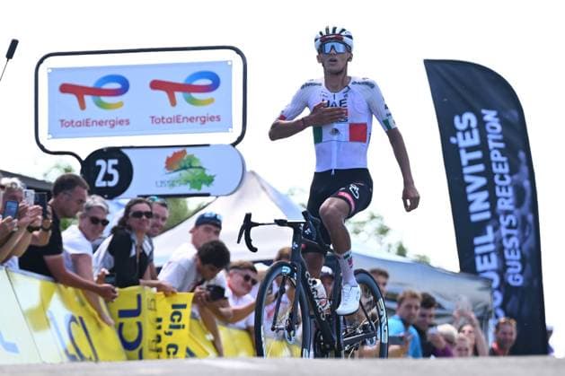 Tour Auvergne - Rhone-Alpes 2026 Stage 7 GRAND COLOMBIER, FRANCE - JUNE 13 : Del Toro Isaac (MEX) of UAE Team Emirates XRG during stage 7 of the 78th edition of Tour Auvergne - Rhone-Alpes an UCI World Tour 2.UWT cycling road race stage for Men Elite of 133.6 km with start in La Bridoire and finish in Grand Colombier on June 13, 2026 in Grand Colombier, France, 13 06 2026 ( Motordriver Guy De Vuyst - Grand Colombier France  Copyright: xVincentxKalutx