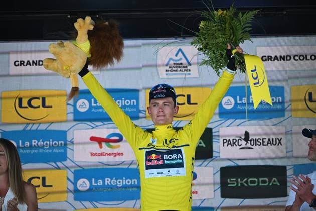 Tour Auvergne - Rhone-Alpes 2026 Stage 7 GRAND COLOMBIER, FRANCE - JUNE 13 : Tuckwell Luke (AUS) of Red Bull BORA Hansgrohe during the poduim ceremony of stage 7 of the 78th edition of Tour Auvergne - Rhone-Alpes an UCI World Tour 2.UWT cycling road race stage for Men Elite of 133.6 km with start in La Bridoire and finish in Grand Colombier on June 13, 2026 in Grand Colombier, France, 13 06 2026 ( Motordriver Guy De Vuyst - Grand Colombier France  Copyright: xVincentxKalutx