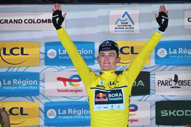 Tour Auvergne - Rhone-Alpes 2026 Stage 7 GRAND COLOMBIER, FRANCE - JUNE 13 : :Tuckwell Luke (AUS) of Red Bull BORA Hansgrohe during the poduim ceremony of stage 7 of the 78th edition of Tour Auvergne - Rhone-Alpes an UCI World Tour 2.UWT cycling road race stage for Men Elite of 133.6 km with start in La Bridoire and finish in Grand Colombier on June 13, 2026 in Grand Colombier, France, 13 06 2026 ( Motordriver Guy De Vuyst - Grand Colombier France  Copyright: xVincentxKalutx