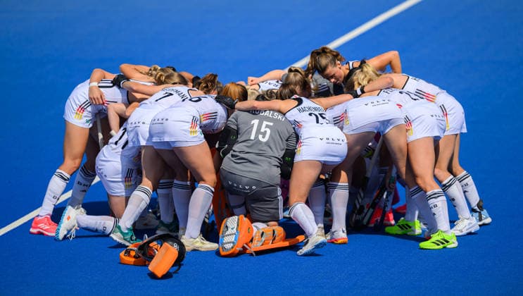 England Women v Germany Women Women s FIH Pro League Germany Women huddle before the Women s FIH Pro League match at Lee Valley Hockey Tennis Centre, Stratford 13 06 2026 UK Newspapers OUT Copyright: xGraemexWilcocksonx FIL-23552-0001
