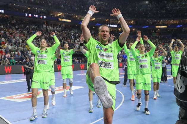 13 06 2026, xtgx, Handball, EHF Champions League semi-final, SC Magdeburg Füchse Berlin v l Berlin um Max Darj Berlin, 5 cheering about the victory, cheering after the end of the game Cologne