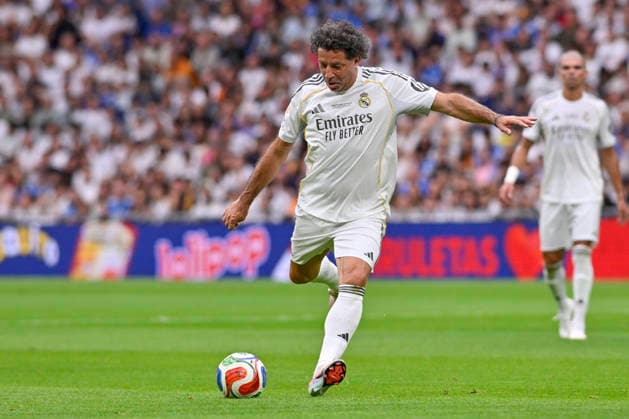 June 13, 2026, Madrid, Madrid, Spain: IVAN CAMPO pases the ball during the match for the 13th edition of the 2026 Corazon Classic Match, titled Ã¢â‚¬oeA Match with the Spirit of Childhood,Ã¢â‚¬Â between Real Madrid C.F. Legends and Inter Legends, played at the Bernabo u Stadium on June 13, 2026, in Madrid, Spain. Madrid Spain - ZUMAc312 20260613_zsp_c312_104 Copyright: xOscarxManuelxSanchezx