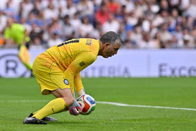 June 13, 2026, Madrid, Madrid, Spain: PAOLO ORLANDONI in action during the match for the 13th edition of the 2026 Corazon Classic Match, titled Ã¢â‚¬oeA Match with the Spirit of Childhood,Ã¢â‚¬Â between Real Madrid C.F. Legends and Inter Legends, played at the Bernabo u Stadium on June 13, 2026, in Madrid, Spain. Madrid Spain - ZUMAc312 20260613_zsp_c312_118 Copyright: xOscarxManuelxSanchezx