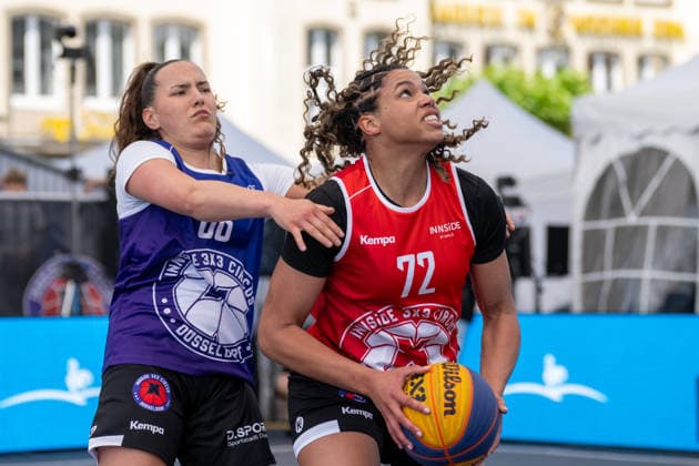 duel between Martha Happe Team Bielefeld, 68 and Olivia Okpara Team Xanten, 72 Innside 3x3 Circus, basketball, group phase, D Sports, 13 06 2026 Innside 3x3 Circus, basketball, group phase, D Sports, 13 06 2026 Duesseldorf Copyright: xEibner-Pressefoto ThomasxHaeslerx EP_THR
