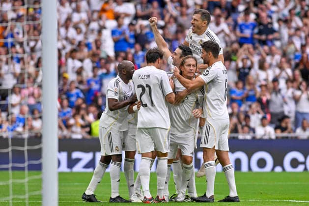 June 13, 2026, Madrid, Madrid, Spain: PEPE celebrating the goal with the team during the match for the 13th edition of the 2026 Corazon Classic Match, titled Ã¢â‚¬oeA Match with the Spirit of Childhood,Ã¢â‚¬Â between Real Madrid C.F. Legends and Inter Legends, played at the Bernabo u Stadium on June 13, 2026, in Madrid, Spain. Madrid Spain - ZUMAc312 20260613_zsp_c312_142 Copyright: xOscarxManuelxSanchezx