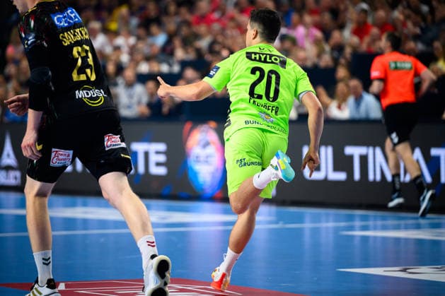 Cologne, Germany Handball EHF CL Final 4 Semi-Final SC Magdeburg Fuechse Berlin Tim Freihöfer Freihoefer Berlin Jubel Freude Emotion Torjubel Torschuetze Torschütze Koeln Lanxess Arena Nordrhein Westfalen Germany