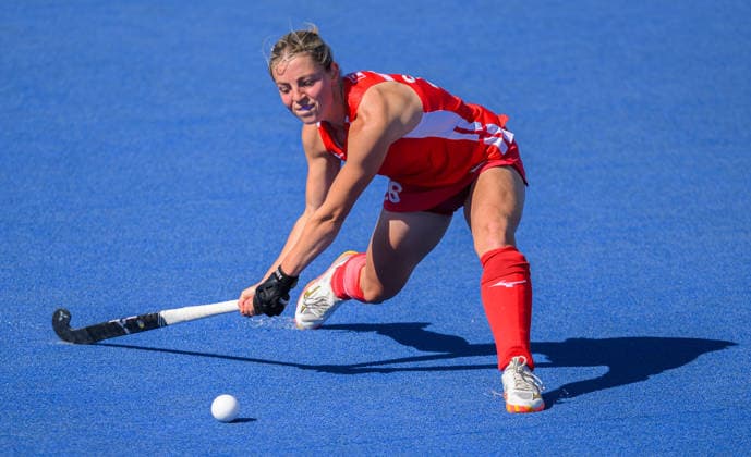 England Women v Germany Women Women s FIH Pro League Katie Curtis of England Women passes the ball during the Women s FIH Pro League match at Lee Valley Hockey Tennis Centre, Stratford 13 06 2026 UK Newspapers OUT Copyright: xGraemexWilcocksonx FIL-23552-0009