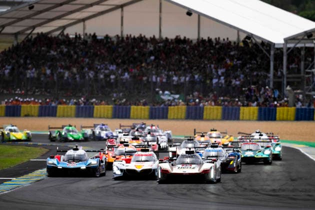 24 HEURES DU MANS 2026 - RACE - SATURDAY start of the race, depart, 12 DELETRAZ Louis (swi), STEVENS Will (gbr), NATO Norman (fra), Cadillac Hertz Team Jota, Cadillac V-Series.R 12, Hypercar, action, 20 FRIJNS Robin (nld), RAST RenÃ (ger), VAN DER LINDE Sheldon (zaf), BMW M Team WRT, BMW M Hybrid V8 20, Hypercar, action, 35 FELIX DA COSTA Antonio (prt), MILESI Charles (fra), HABSBURG Ferdinand (aut), Alpine Endurance Team, Alpine A424 35, Hypercar, action during the 24 Hours of Le Mans 2026, 3rd round of the 2026 FIA World Endurance Championship, on June 13, 2026 on the Circuit des 24 Heures du Mans in Le Mans, France - Le MansFrance  Copyright: xFabrizioxBoldonix