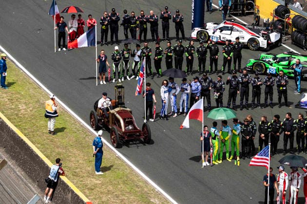 24 HEURES DU MANS 2026 - RACE - SATURDAY Grid, trophy during the 24 Hours of Le Mans 2026, 3rd round of the 2026 FIA World Endurance Championship, on June 13, 2026 on the Circuit des 24 Heures du Mans in Le Mans, France - Le MansFrance  Copyright: xCharlyxLopezx