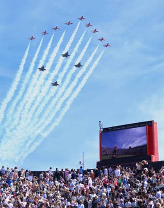 2026 HSBC Tennis Championships, Queens Club, London, UK - 13 06 2026 The Red Arrows and RAF Tornados fly over Queens Tennis Club during the 2026 HSBC Championship London Queens Club London GBR Copyright: xMarkxGreenwoodx