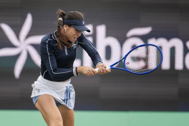 S-HERTOGENBOSCH, NETHERLANDS - JUNE 13: Ajla Tomljanovic of Australia plays a backhand against Robin Montgomery of the United States during their WTA, Tennis Damen Singles Semifinal match at the LibÃ ma Open on June 13, 2026 at Autotron s-Hertogenbosch in s-Hertogenbosch, Netherlands. Credit: Andy Astfalck NurPhoto Netherlands Copyright: xAndyxAstfalckx