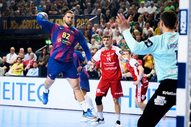 Cologne, Germany Handball EHF CL Final 4 Semi-Final Aalborg Handbold Barca Luis Frade Barcelona , Niklas Landin Aalborg Cologne Lanxess Arena North Rhine-Westphalia Germany