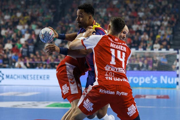 Timothey N GUESSAN FC Barcelona Barca, 19 in a duel against Simon HALD Aalborg Handbold, 11 and Mads HOXER Aalborg Handbold, 14 GER, Aalborg Handbold vs FC Barcelona, Handball, TruckScout24 EHF FINAL4 2026, Semi-final, Season 2025 2026, 13 06 2026, GER, Aalborg Handbold vs FC Barcelona, Handball, TruckScout24 EHF FINAL4 2026, Semi-final, Season 2025 2026, 13 06 2026, Cologne Copyright: xEibnerxPressefoto OliverxSchmidtx EP_OST