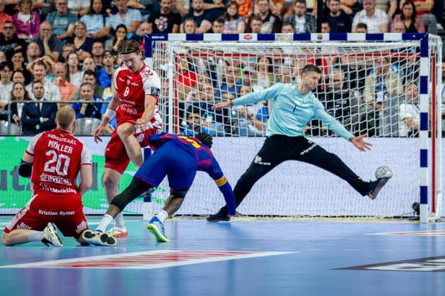 Cologne, 12 05 2026, Handball, Men, EHF Champions League Men 2025 26, Semifinal, Aalborg Handball FC Barcelona Dika Mem FC Barcelona, 10 hits against Niklas Landin Jacobsen Aalborg Handball, 1