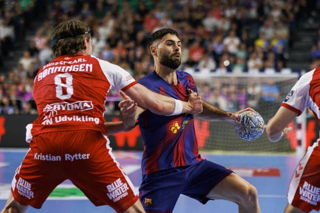 Blaz JANC FC Barcelona Barca, 18 in a duel against Vetle ROENNINGEN Aalborg Handbold, 08 and Mads HOXER Aalborg Handbold, 14 GER, Aalborg Handbold vs FC Barcelona, Handball, TruckScout24 EHF FINAL4 2026, Semi-final, Season 2025 2026, 13 06 2026, GER, Aalborg Handbold vs FC Barcelona, Handball, TruckScout24 EHF FINAL4 2026, Semi-final, Season 2025 2026, 13 06 2026, Cologne Copyright: xEibnerxPressefoto OliverxSchmidtx EP_OST