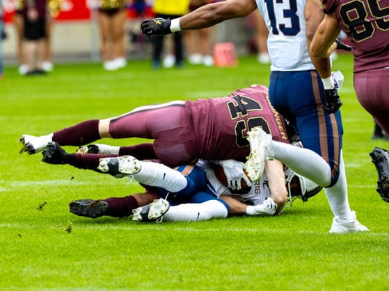 49 Felix Födinger (Linebacker) Rhein Fire tackle 8 Armand Soulerot (Running Back) Paris Lights Rhein Fire vs Paris Lights, American Football, American Football League Europe, WEEK 4, 2026, 13.06.2026, Duisburg Schauinsland-Reisen-Arena Germany Copyright: xFootxBowl ChristopherxMettkenx