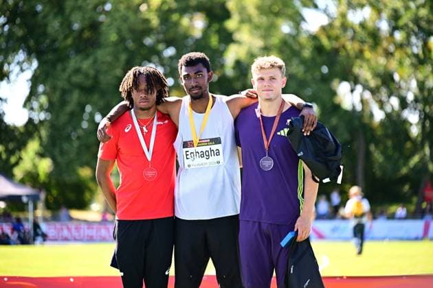 Akira Eghagha 312 stands with gold medal in the middle, flanked by Bright Otiora left, silver and Jakob Kemminer right, bronze at the award ceremony in the Michael Hoffmann Stadium Mannheim All three athletes wear their medals and pose together for the winners photo Akira Eghagha 312 , Jakob Kemminer and Bright Otiora at the award ceremony in Mannheim Copyright: xMichaelxGelhardtx
