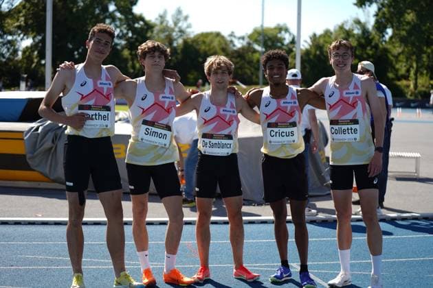 Five athletes pose together on the tartan track of the Michael Hoffmann Stadium in Mannheim at the 32 Brauhaus Junior Gala Meeting The starting numbers show the names Barthel, Simon, De Samblancx, Cricus and Collette Barthel, Simon, De Samblancx, Cricus and Collette at the Junior Gala Mannheim Copyright: xspeedshotx xAntoinexdexPadouxIzerexShimax