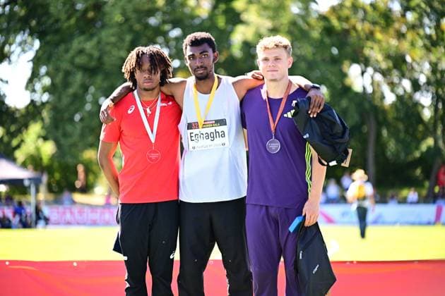 Akira Eghagha center, 312, Switzerland poses with gold medal and bib number at the award ceremony of the Junior Gala Mannheim 2024, flanked by Bright Otiora left, silver and Jakob Kemminer right, bronze Akira Eghagha, Bright Otiora and Jakob Kemminer at the award ceremony in Mannheim Copyright: xMichaelxGelhardtx