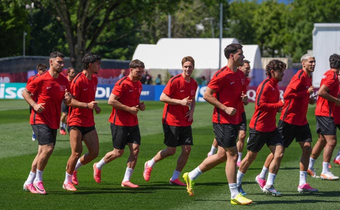 Ahead of Turkiye v Canada - 2026 FIFA World Cup, WM, Weltmeisterschaft, Fussball VANCOUVER, CANADA - JUNE 13: Turkish national football team are seen during the final training session ahead of their opening match against Australia in the 2026 FIFA World Cup, scheduled for tomorrow, in Vancouver, Canada on June 13, 2026.. Ercin Erturk Anadolu Vancouver Canada. Editorial use only. Please get in touch for any other usage.  Copyright: x2026xAnadoluxErcinxErturkx