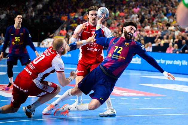 Cologne, Germany Handball EHF CL Final 4 Semi-Final Aalborg Handbold Barca v li Felix Moeller Aalborg , Vetle Ronningen Aalborg , Ludovic Fabregas Barcelona Cologne Lanxess Arena Nordrhein Westfalen Germany