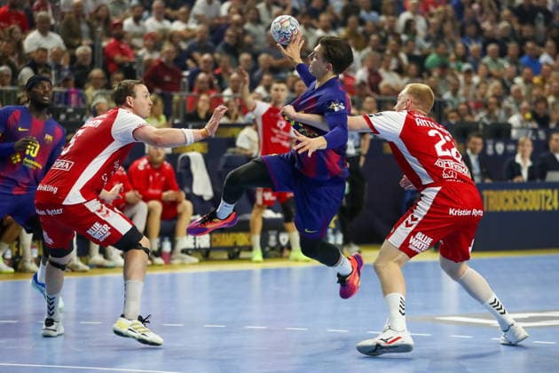 Cologne 13.06.2026. Pilka reczna EHF Liga Mistrzow sezon 2025 26 final4 mecz: Aalborg Handbold - Barca --- Handball EHF Champions League season 2025 26 final4 match: Aalborg Handbold - Barca nz Makuc Domen Fot. Kacper Staniec NEWSPIX.PL --- newspix.pl 