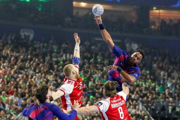 Cologne 13.06.2026. Pilka reczna EHF Liga Mistrzow sezon 2025 26 final4 mecz: Aalborg Handbold - Barca --- Handball EHF Champions League season 2025 26 final4 match: Aalborg Handbold - Barca nz Nguessan Timothey Fot. Kacper Staniec NEWSPIX.PL --- newspix.pl 