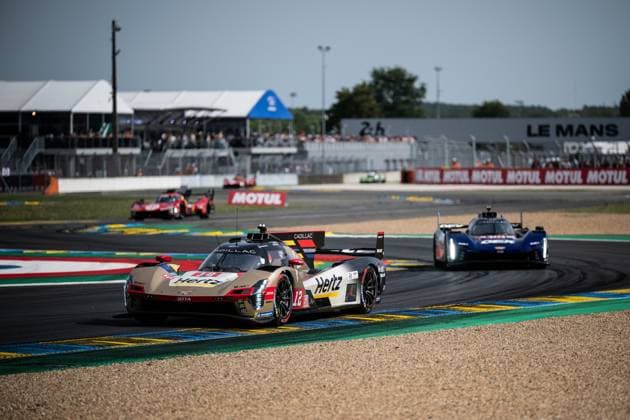 24h du Mans Jour 9 PHOTOPQR OUEST FRANCE Guillaume Saligot Ouest-France ; Le Mans ; 13 06 2026 ; La Cadillac Hertz Team Jota 12 ( Hypercar ), pilotée par Louis DELETRAZ , Will STEVENS et Norman NATO dans le raccordement lors du samedi de course de la 94e édition des 24h du Mans Auto 24 Heures du Mans Auto , course automobile comptant pour le championnat du monde d endurance , à Le Mans ( Sarthe ), le 13 juin 2026 . Photo : Guillaume Saligot Ouest-France Le Mans, France, june 13th 2026 24 Hours of Le Mans Le Mans France  Copyright: xPHOTOPQR OUESTxFRANCE MAXPPPxGuillaumexSaligotx xOuest-Francex 20260613OFR8860 20260613OFR8860