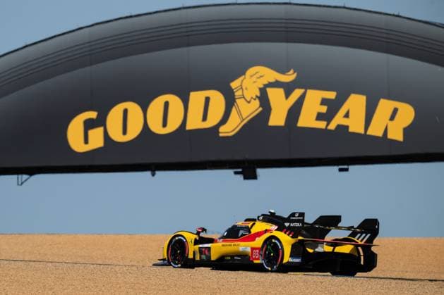 24h du Mans Jour 9 PHOTOPQR OUEST FRANCE Guillaume Saligot Ouest-France ; Le Mans ; 13 06 2026 ; La AF Corse 83 ( Hypercar ), pilotée par Yifei YE , Robert KUBICA et Philip HANSON dans la chicane Dunlop sous la passerelle Goodyear lors du samedi de course de la 94e édition des 24h du Mans Auto 24 Heures du Mans Auto , course automobile comptant pour le championnat du monde d endurance , à Le Mans ( Sarthe ), le 13 juin 2026 . Photo : Guillaume Saligot Ouest-France Le Mans, France, june 13th 2026 24 Hours of Le Mans Le Mans France  Copyright: xPHOTOPQR OUESTxFRANCE MAXPPPxGuillaumexSaligotx xOuest-Francex 20260613OFR8857 20260613OFR8857