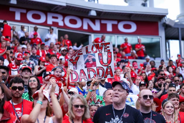 Canada v Bosnia and Herzegovina: Group B - FIFA World Cup, WM, Weltmeisterschaft, Fussball 2026 Fans and family support a player from Team Canada during the FIFA World Cup 2026 group stage match between Canada and Bosnia and Herzegovina at Toronto Stadium in Toronto, Ontario, Canada, on June 12, 2026. Toronto Ontario Canada  Copyright: xIndrawanxKumalax originalFilename:kumala-thefifaw260612_npeJ7.jpg