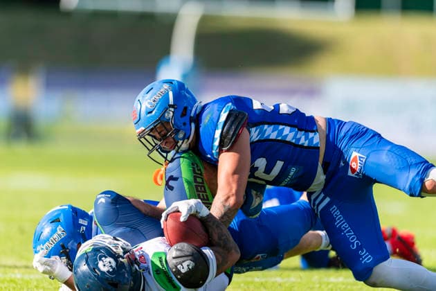 Leon Eisert Allgaeu Comets, LB, 52 stops Anthony Green WR, Straubing Spiders, 7 GER, Allgaeu Comets vs Straubing Spiders, American Football, GFL, Season 2026, Week 06, 13 06 2026 GER, Allgaeu Comets vs Straubing Spiders, American Football, GFL, Season 2026, Week 06, 13 06 2026 Kempten Copyright: xEibner-Pressefoto FlorianxWolfx EP_FWF