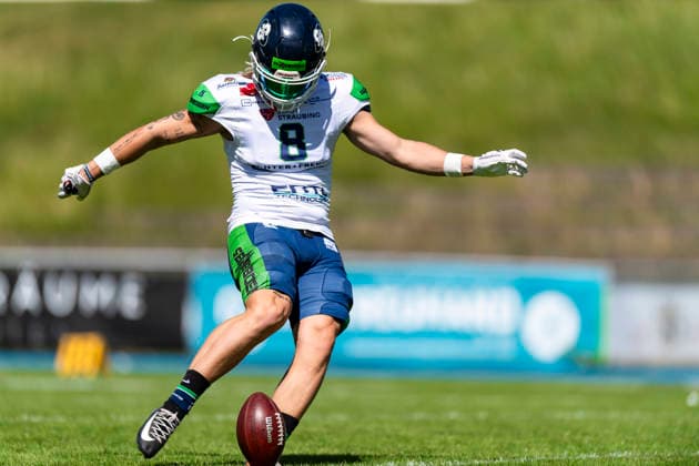 Kickoff by Kristof Komiszar DB, Straubing Spiders, 8 GER, Allgaeu Comets vs Straubing Spiders, American Football, GFL, Season 2026, Week 06, 13 06 2026 GER, Allgaeu Comets vs Straubing Spiders, American Football, GFL, Season 2026, Week 06, 13 06 2026 Kempten Copyright: xEibner-Pressefoto FlorianxWolfx EP_FWF