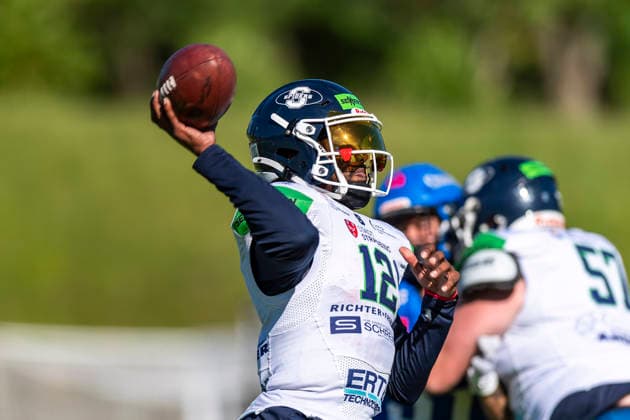 Sven Dorfner QB, Straubing Spiders, 12 at the throw GER, Allgaeu Comets vs Straubing Spiders, American Football, GFL, Season 2026, Week 06, 13 06 2026 GER, Allgaeu Comets vs Straubing Spiders, American Football, GFL, Season 2026, Week 06, 13 06 2026 Kempten Copyright: xEibner-Pressefoto FlorianxWolfx EP_FWF