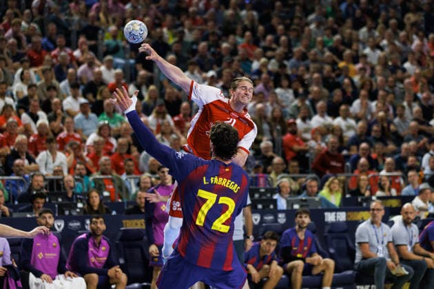Juri KNORR Aalborg Handbold, 21 scores a goal, action, goal throw GER, Aalborg Handbold vs FC Barcelona, handball, TruckScout24 EHF FINAL4 2026, semi-final, match time 2025 2026, 13 06 2026, GER, Aalborg Handbold vs FC Barcelona, handball, TruckScout24 EHF FINAL4 2026, semi-final, match time 2025 2026, 13 06 2026, Cologne Copyright: xEibnerxPressefoto OliverxSchmidtx EP_OST