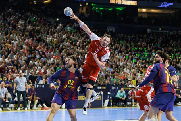 Sander SAGOSEN Aalborg Handbold, 05 scores a goal, action, goal throw GER, Aalborg Handbold vs FC Barcelona, handball, TruckScout24 EHF FINAL4 2026, semi-final, match time 2025 2026, 13 06 2026, GER, Aalborg Handbold vs FC Barcelona, handball, TruckScout24 EHF FINAL4 2026, semi-final, match time 2025 2026, 13 06 2026, Cologne Copyright: xEibnerxPressefoto OliverxSchmidtx EP_OST