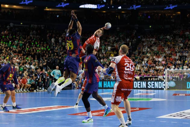 Thomas ARNOLDSEN Aalborg Handbold, 07 scores a goal, action, goal throw GER, Aalborg Handbold vs FC Barcelona, handball, TruckScout24 EHF FINAL4 2026, semi-final, match time 2025 2026, 13 06 2026, GER, Aalborg Handbold vs FC Barcelona, handball, TruckScout24 EHF FINAL4 2026, semi-final, match time 2025 2026, 13 06 2026, Cologne Copyright: xEibnerxPressefoto OliverxSchmidtx EP_OST
