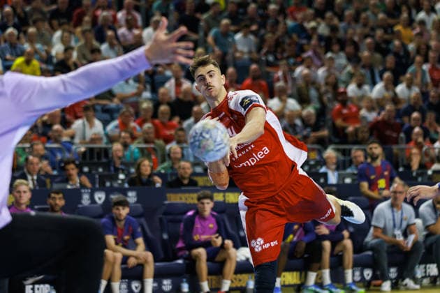 Mads HOXER Aalborg Handbold, 14 scores a goal, Action, Goal throw GER, Aalborg Handbold vs FC Barcelona, Handball, TruckScout24 EHF FINAL4 2026, Semi-final, Match time 2025 2026, 13 06 2026, GER, Aalborg Handbold vs FC Barcelona, Handball, TruckScout24 EHF FINAL4 2026, Semi-final, Match time 2025 2026, 13 06 2026, Cologne Copyright: xEibnerxPressefoto OliverxSchmidtx EP_OST