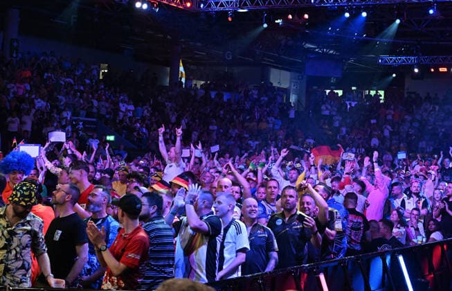 13 06 2026, xhbx, Dart World Cup of Darts 2026, v l Dart Fans, Spectators, Mood, Disguise, Costumes, Shield 180 DFL DFB REGULATIONS PROHIBIT ANY USE OF PHOTOGRAPHS as IMAGE SEQUENCES and or QUASI VIDEO Frankfurt
