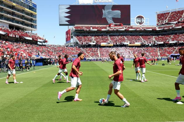 FIFA World Cup, WM, Weltmeisterschaft, Fussball 2026 - Group B - Qatar vs Switzerland Silvan Widmer of Switzerland (CR) and teammates warm up prior to the FIFA World Cup 2026 group stage match Qatar against Switzerland, in San Francisco, USA, 13 June 2026. SAN FRANCISCO United States  Copyright: xBENJAMINxFANJOYx