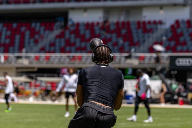 June 13, 2026, Washington, District Of Columbia, USA: DC Defenders wide receiver ERIK EZUKANMA (13) runs a route and catches a pass during warmups prior to the UFL 2026 United Bowl game between the Louisville Kings and D.C Defenders at Audi Stadium in Washington, D.C on Jun 13th, 2026. Washington USA - ZUMAa220 20260613_znp_a220_033 Copyright: xIsraelxAntax