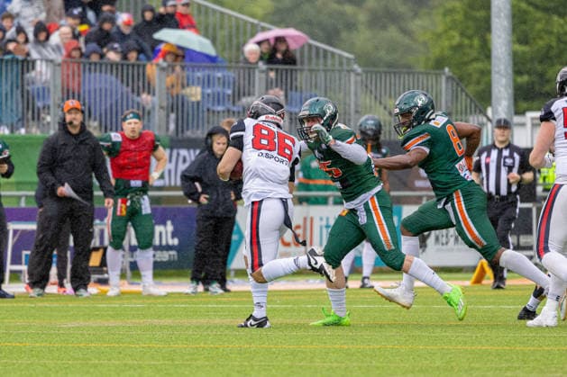13 06 2026 American Football German Football League 2026 Kiel Baltic Hurricanes Düsseldorf Panther Kiel in green, Düsseldorf in white center Mahsun Cakar li , Bodo Bilitewski Kiel Kilia Stadion, Hasseldieksdammer Schleswig Holstein Germany