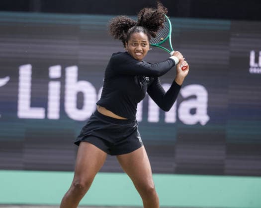 Libema Open Robin Montgomery of the United States plays a backhand against Ajla Tomljanovic of Australia during their WTA, Tennis Damen Singles Semifinal match at the Libema Open at Autotron s-Hertogenbosch in s-Hertogenbosch, Netherlands, on June 13, 2026. S-Hertogenbosch Netherlands  Copyright: xAndyxAstfalckx originalFilename:astfalck-libemaop260613_npCIq.jpg