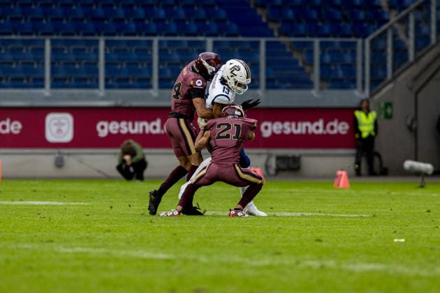 24 Dereck Onyia (Defensive Back) Rhein Fire and 21 Elias Jassey (Defensive Back) Rhein Fire tackle 13 Florian Larose (Wide Receiver) Paris Lights Rhein Fire vs Paris Lights, American Football, American Football League Europe, WEEK 4, 2026, 13.06.2026, Duisburg Schauinsland-Reisen-Arena Germany Copyright: xFootxBowl ChristopherxMettkenx