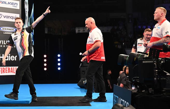 13 06 2026, xhbx, Dart World Cup of Darts 2026, v l Ricardo Pietreczko Germany , Karel Sedlacek Czech Republic DFL DFB REGULATIONS PROHIBIT ANY USE OF PHOTOGRAPHS as IMAGE SEQUENCES and or QUASI VIDEO Frankfurt
